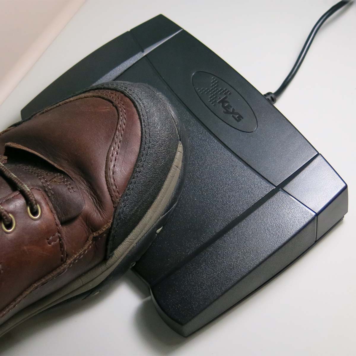 bl-44 pedal Reverse YGroup_frontier Farbe:SCHWARZ/ORANGE/SILBER MATT Schmerzen im Knie beim
